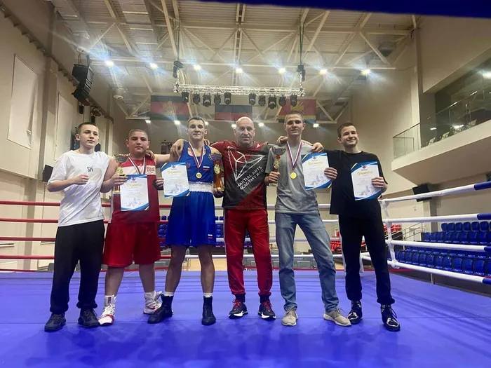 Турнир по боксу на призы Динской общественной организации Федерации бокса среди юниоров (17-18 лет) и юношей (13-16 лет)